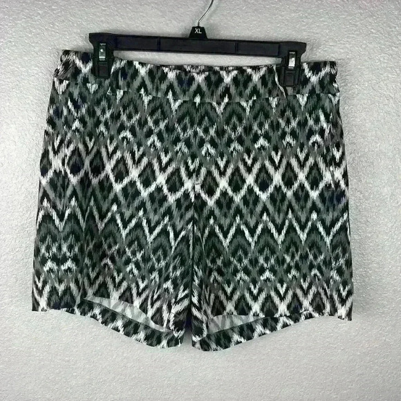 SPANX Pants - SPANX Sunshine Gray Ikat Pull On Shorts 4” Quick Dry Stretch Pants WOMENS M